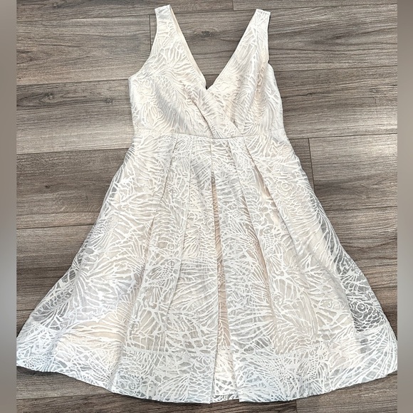Diane Von Furstenberg Dresses & Skirts - NWOT Diane Von Furstenberg Peach Ringwald Surplice Empire Waist Dress Size 8